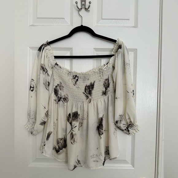 Express Off the Shoulder Floral Smocked Long Sleeve Top - Picture 4 of 5